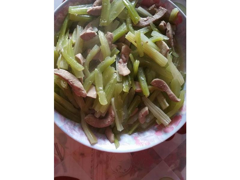 西芹炒豬腰花