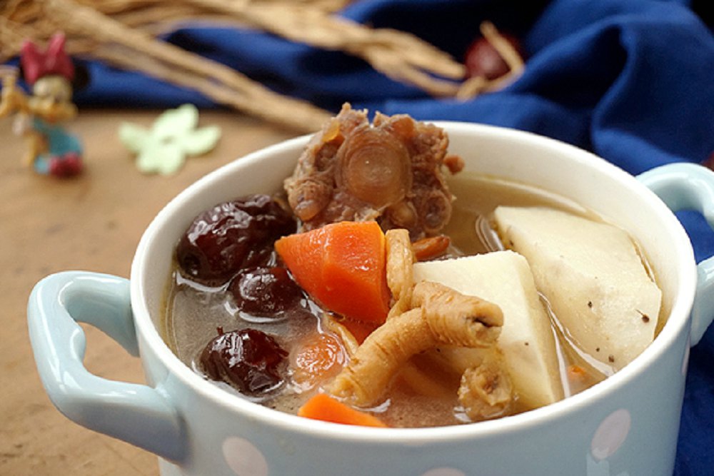 山藥當(dāng)歸黨參牛尾湯