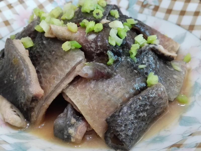 蒲燒虱目魚皮