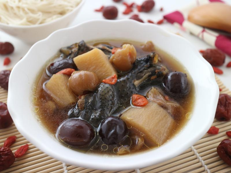 山藥烏雞腿紹興煲湯