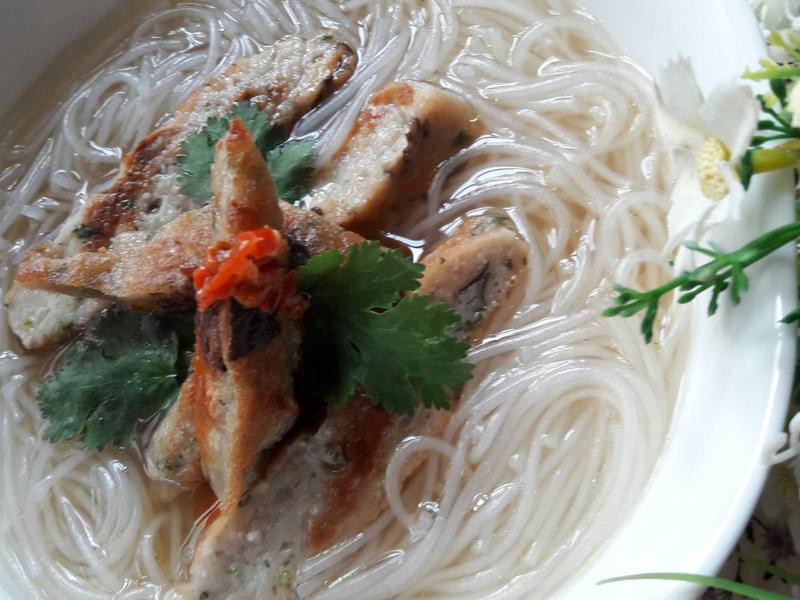 港式虱目魚餅湯米粉