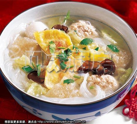 蛋餃老母雞湯