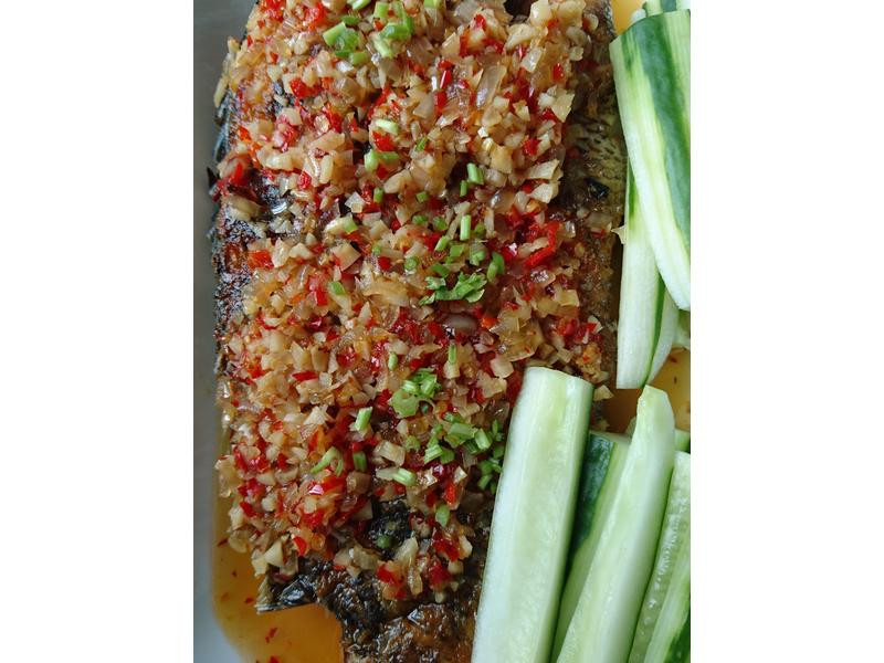 干煎酸辣羅非魚佐青瓜