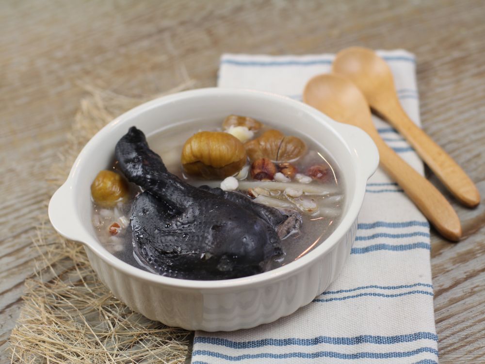 清補涼烏雞湯