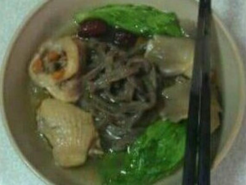 何首烏雞面