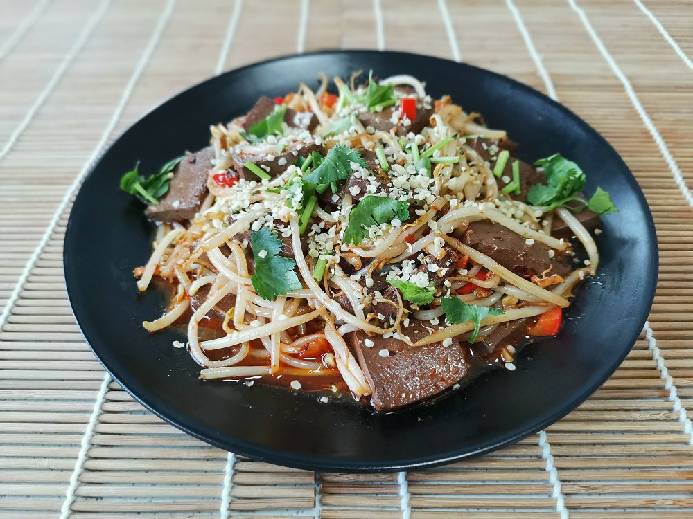 火麻仁綠豆芽炒鴨血
