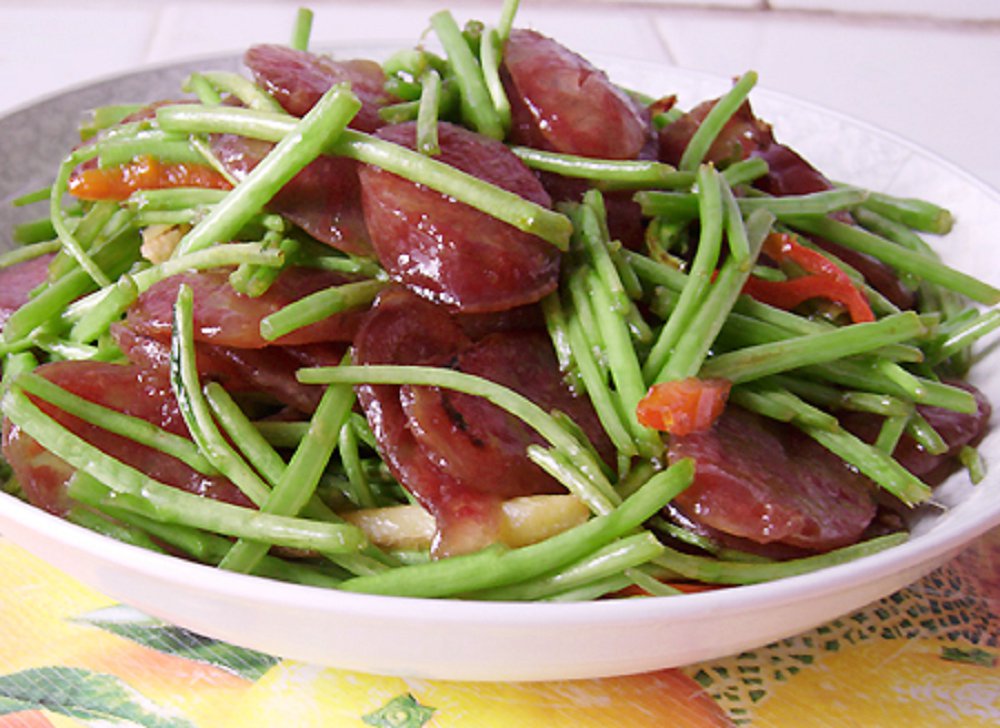 蘆蒿炒香腸
