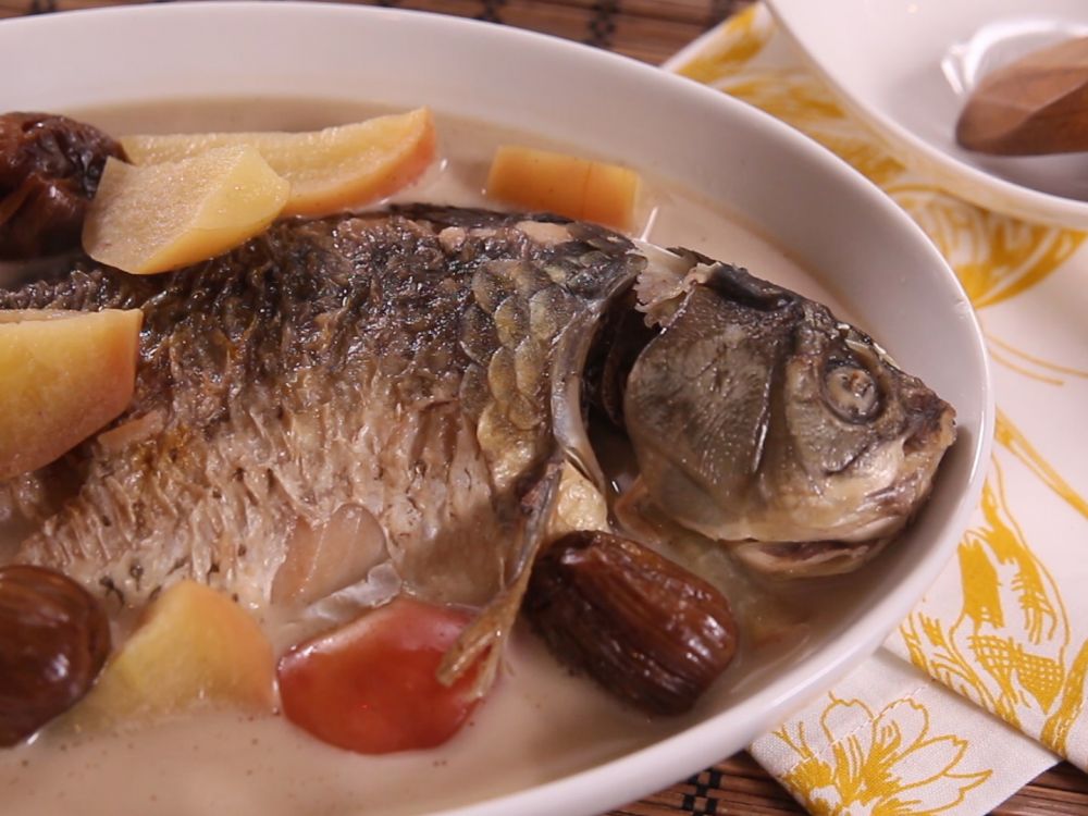 槐花山楂麥芽蜜棗蘋果鲗魚湯