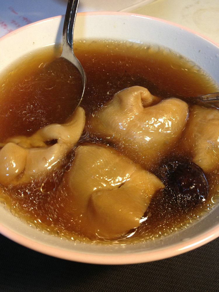 靈芝花膠燉湯