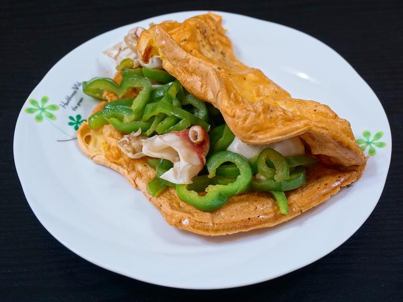 約克夏布丁佐魷魚嘴炒青椒