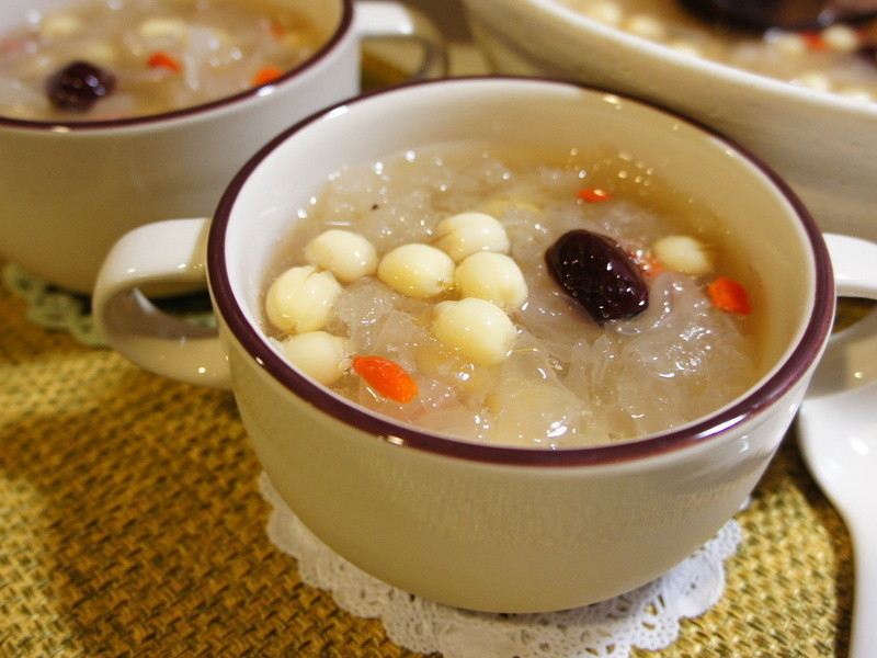 銀耳蓮子湯