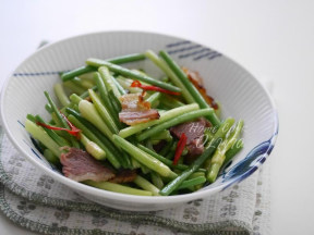 臘肉炒蒜苔