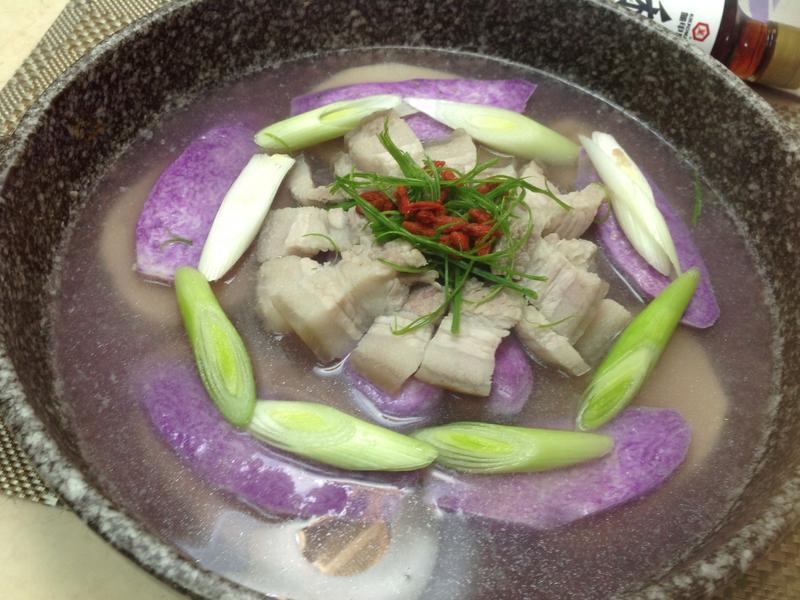 白肉青蒜雙色山藥鍋
