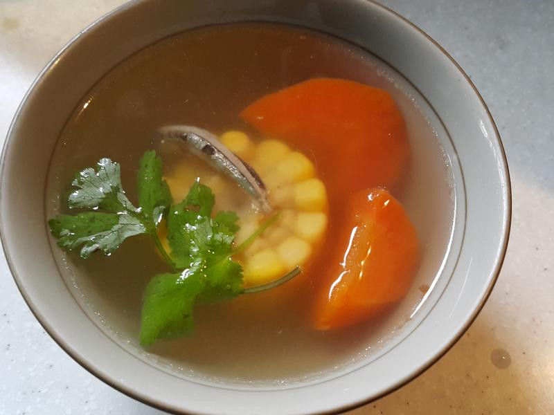 玉米魚干排骨湯