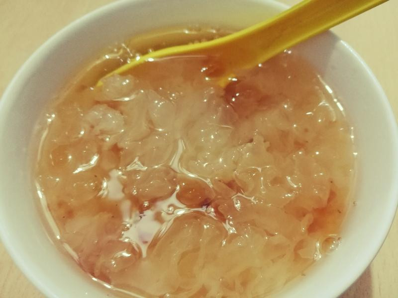 桃膠冰糖燉銀耳