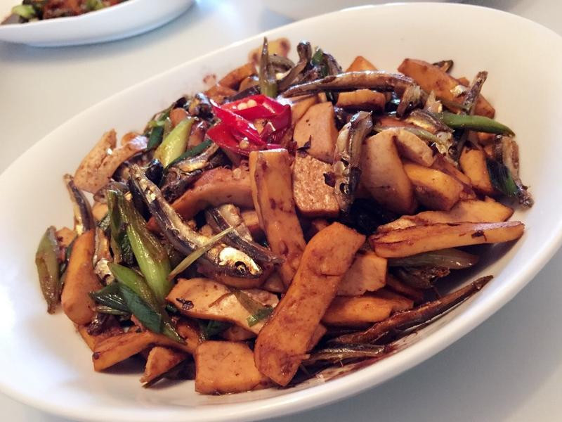 蒜苗豆鼓炒豆干小魚(yú)干