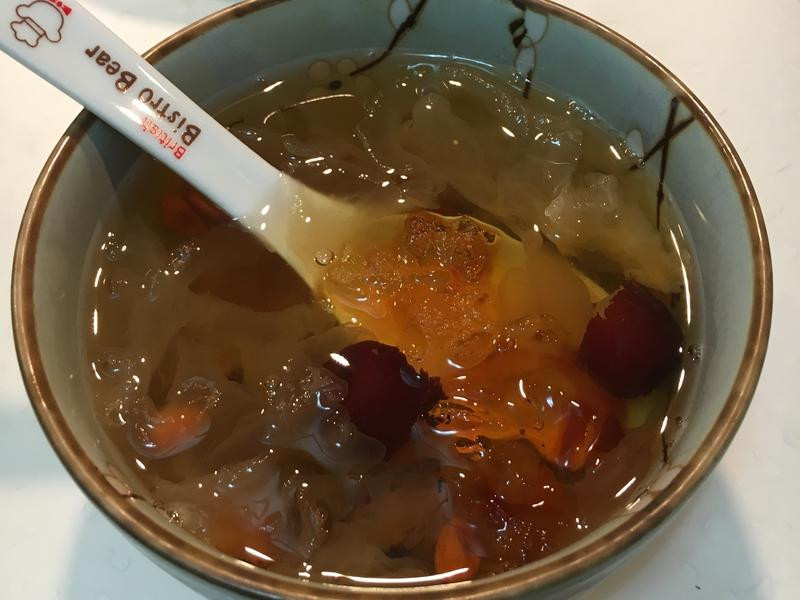 桃膠雪耳羹