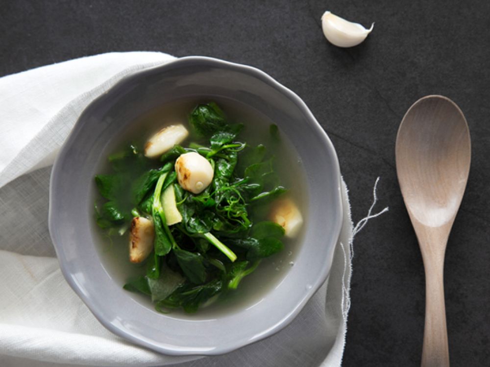 炸大蒜上湯豆苗
