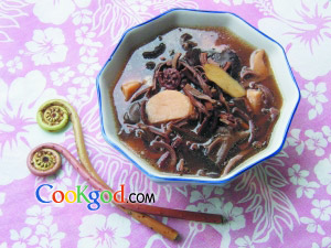 蕨菜淮山煲排骨湯