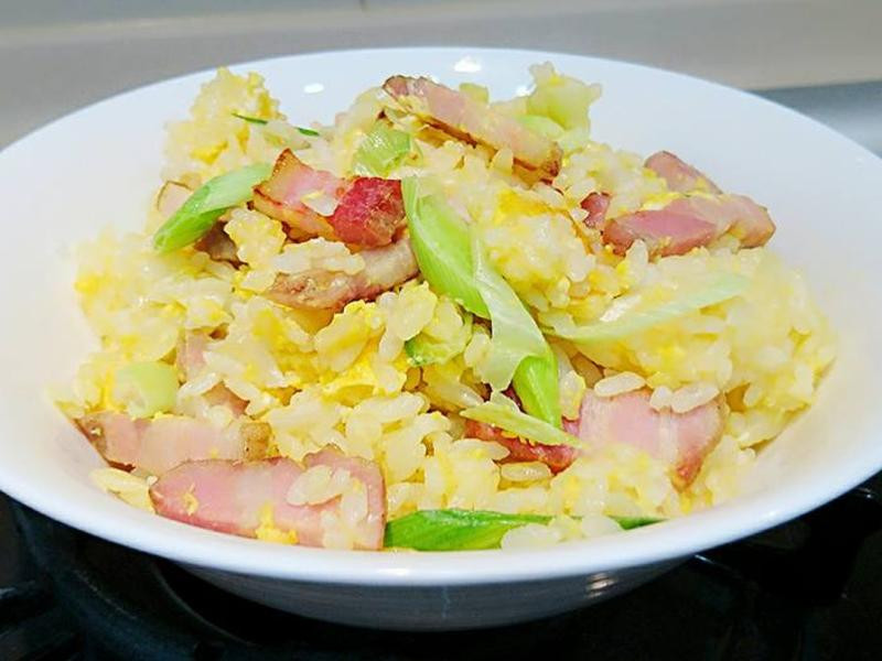 蒜苗培根炒飯