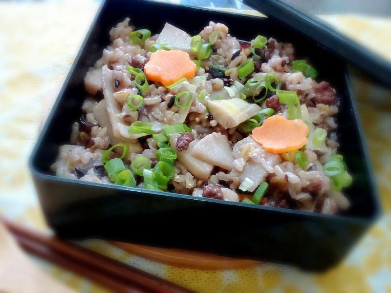 野蔬春筍炊飯