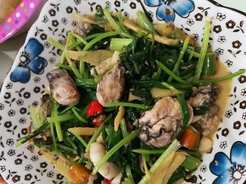 芹菜炒生蠔肉