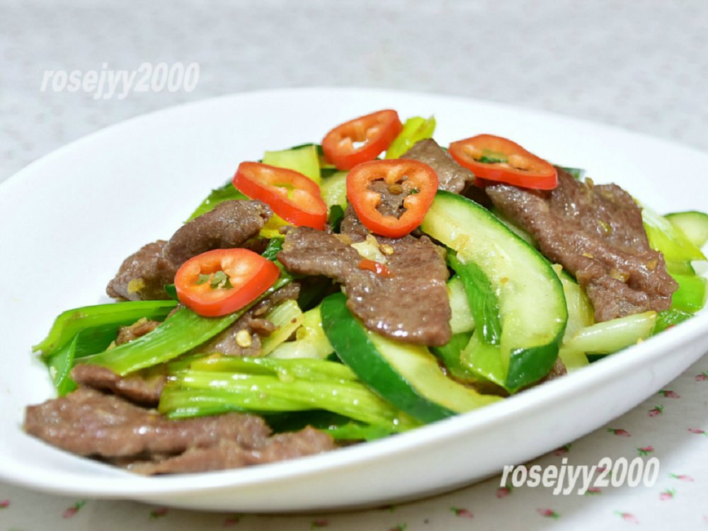 黃瓜蒜葉炒牛肉