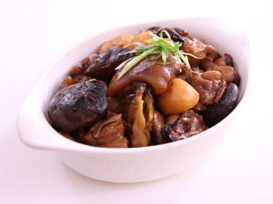 花生蠔豉炆豬手