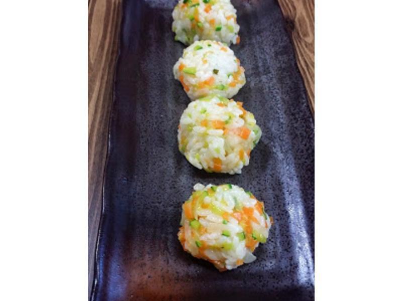 節(jié)瓜蔬菜拳頭飯