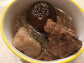 芋頭排骨酥湯臺