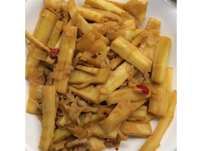 扒飯美食之桂竹筍炒肉絲
