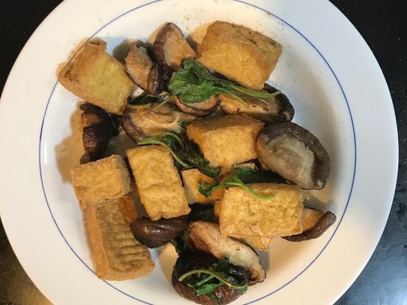 鹽酥香菇油豆腐