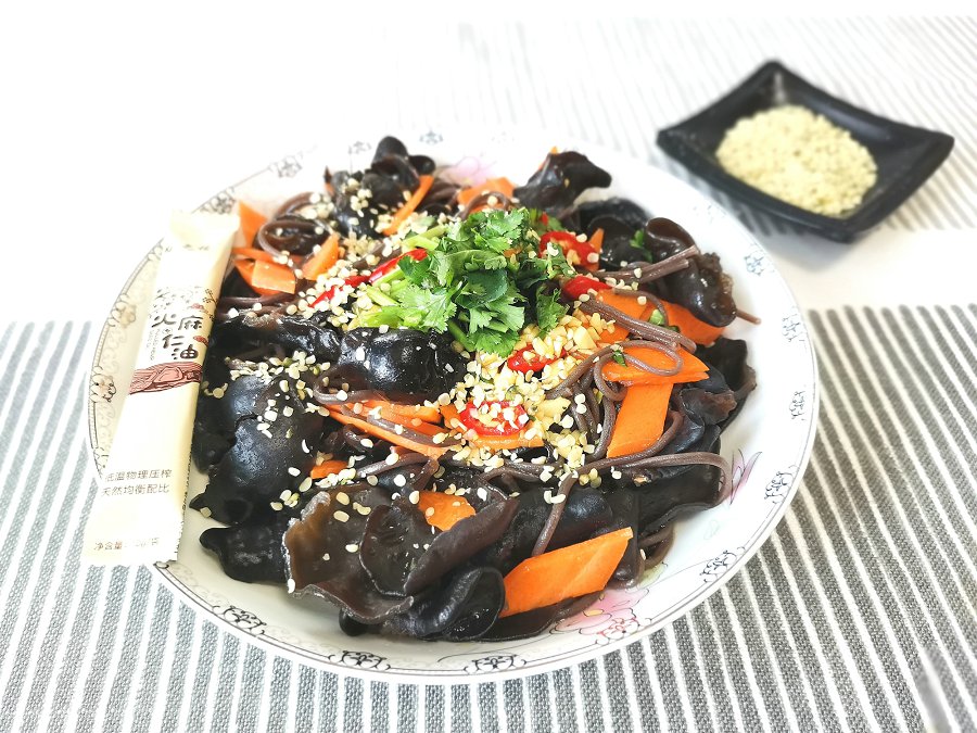 涼拌火麻木耳厥根粉