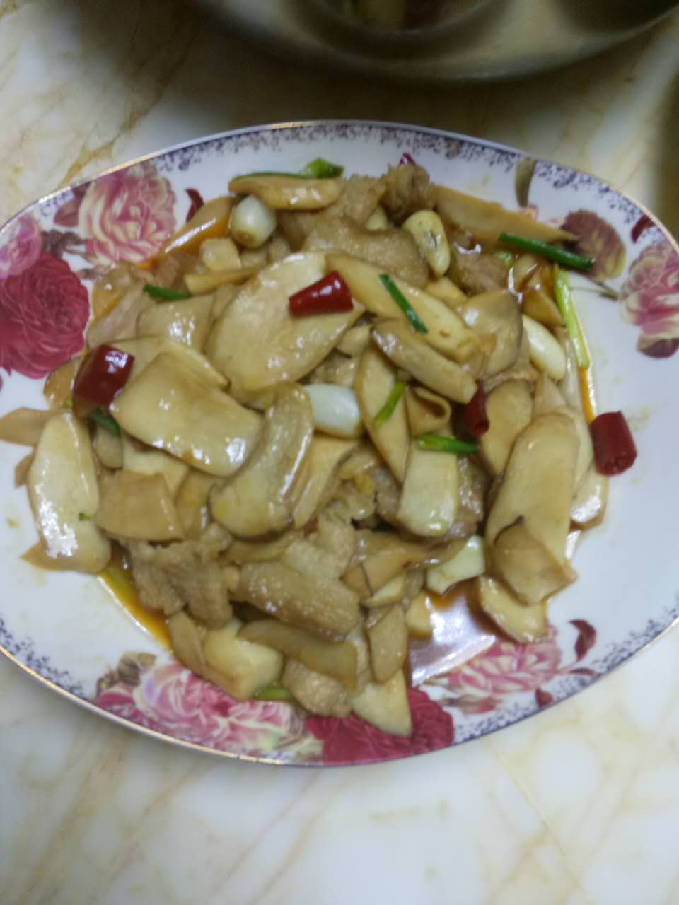 雞腿菇炒肉片