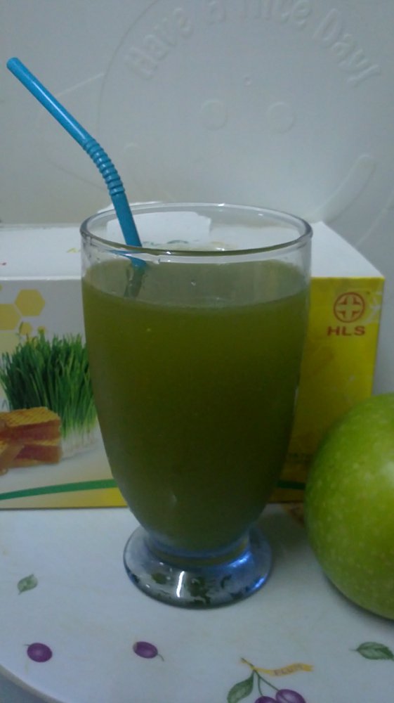 蜂蜜小麥草蘋果汁