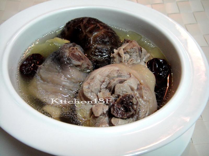 花菇燉雞湯
