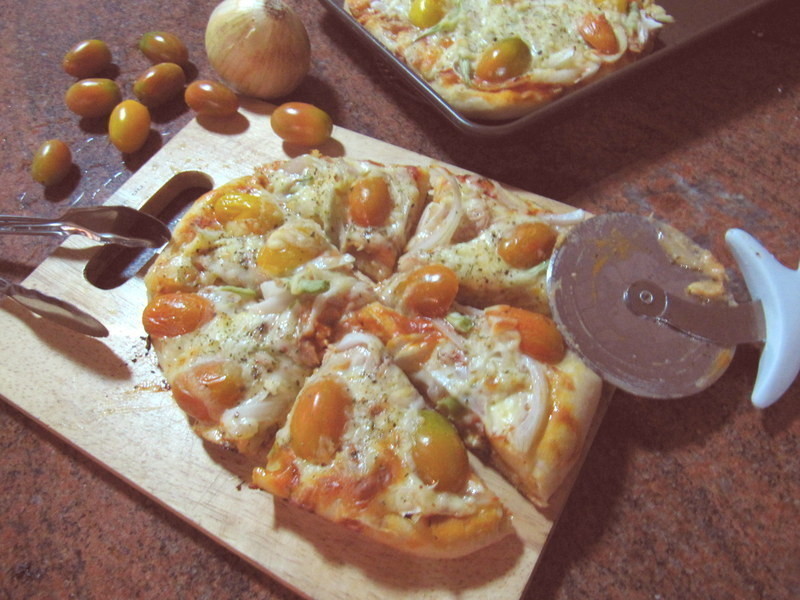 自制圣女番茄鮪魚口味厚皮Pizza