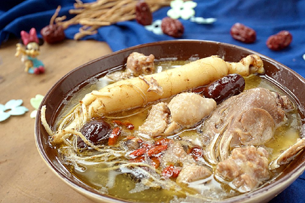人參燉雞湯