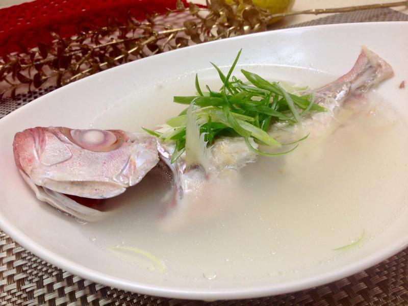 鹽曲紅目鰱魚(yú)湯