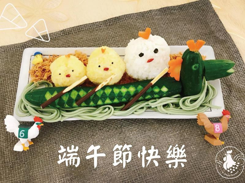 小雞劃龍舟造型飯團