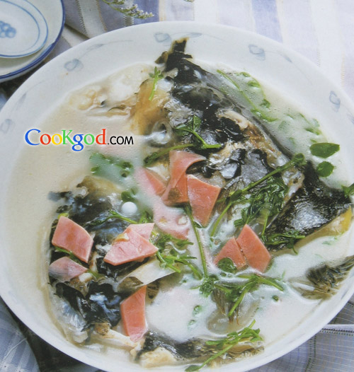 清燉鰱魚(yú)頭