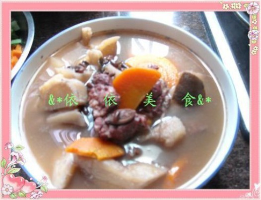 粉葛赤小豆煲鯪魚湯