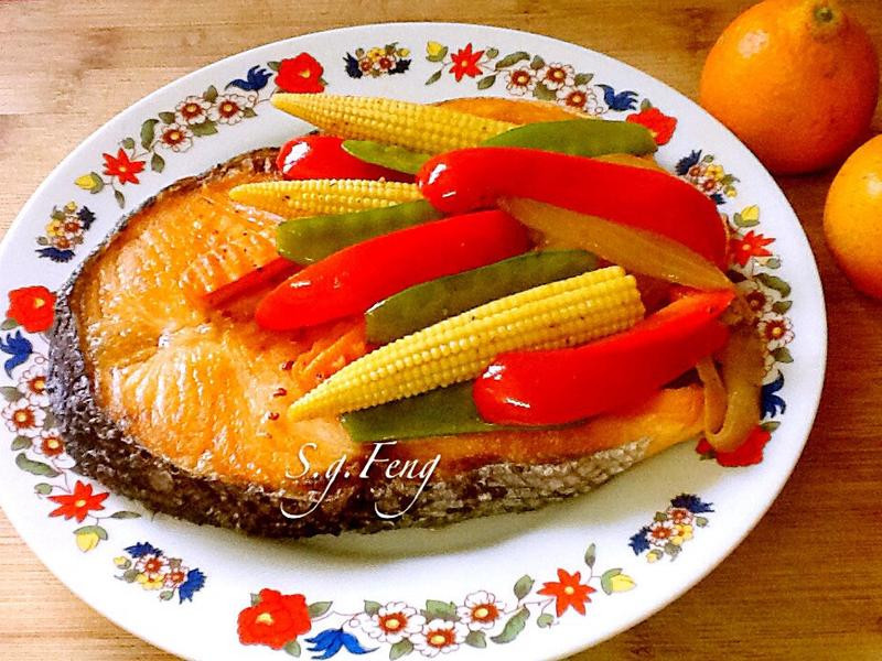 黑胡椒彩蔬鮭魚(yú)