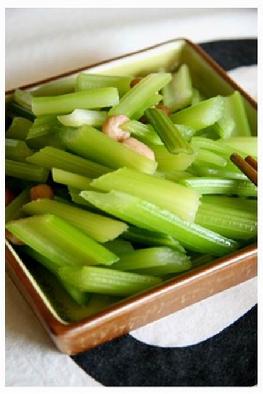 涼拌芹菜