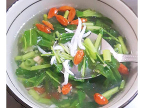 吻仔魚枸杞空心菜湯