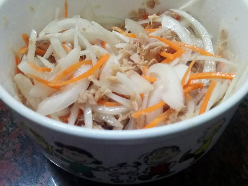 涼拌洋蔥鮪魚(yú)
