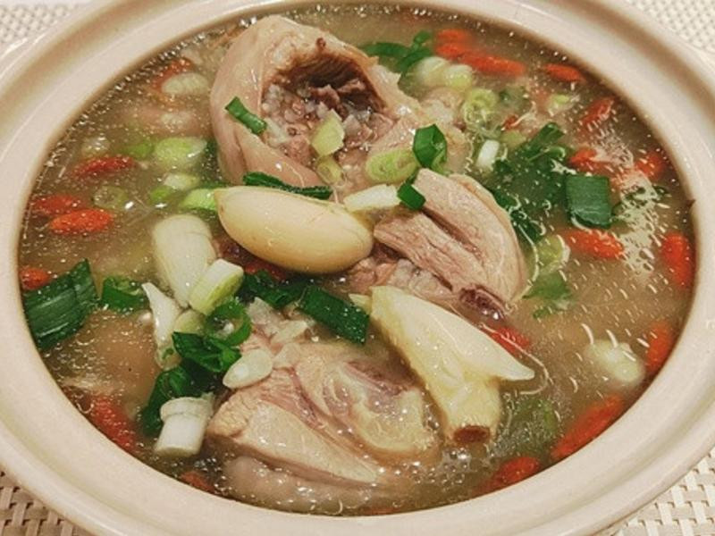 韓式風味人參糯米雞湯